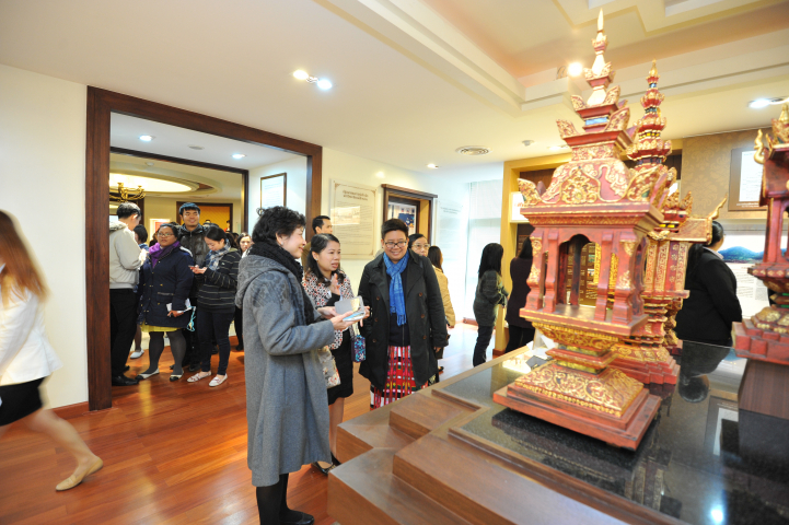 ผู้บริหาร และแขกผู้มีเกียรติเยี่ยมชมหอประวัติ