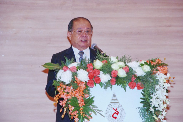 รศ.ดร.วันชัย ศิริชนะ อธิการบดีมหาวิทยาลัยแม่ฟ้าหลวง กล่าวเปิดงาน