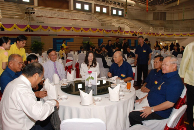 บรรยากาศงานเลี้ยงรับรอง อาหารกลางวัน ณ อาคารเฉลิมพระเกียรติ 72 พรรษา บรมราชินีนาถ