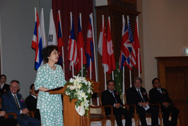 The Japanese Consul General Mrs. Junko Yokota กงสุลญี่ปุ่นประจำประเทศไทย ณ นครเชียงใหม่ กล่าวแสดงความยินดี