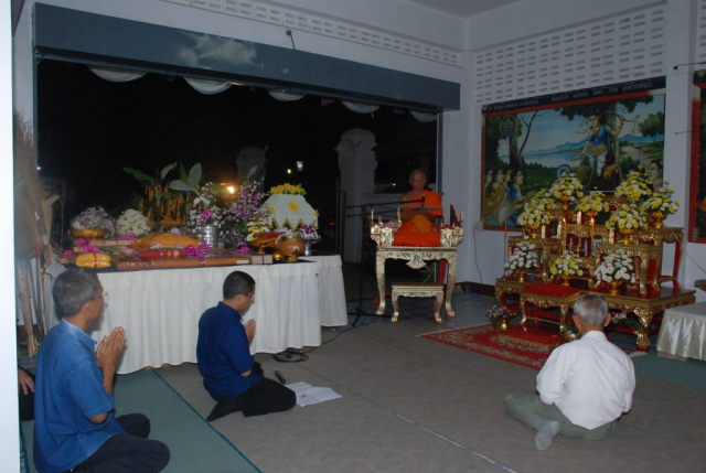 พระครูสุภัทรบุญเขต เจ้าอาวาสวัดกาสา แสดงพระธรรมเทศนา 1 กัณฑ์
