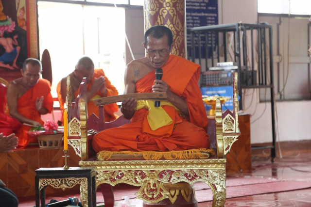 พระอธิการสุคำ อาทิจฺโจ เจ้าอาวาสวัดแม่ข้าวต้มท่าสุดแสดงพระธรรมเทศนา 1 กัณฑ์