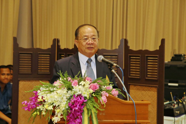 รศ.ดร.วันชัย ศิริชนะ อธิการบดีมหาวิทยาลัยแม่ฟ้าหลวงกล่าวขอบคุณ