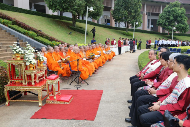 พิธีทำบุญตักบาตรพระสงฆ์ จำนวน 160 รูป ณ ลานดาว
