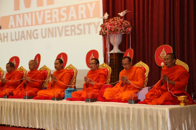 พระสงฆ์สมณศักดิ์ 9 รูป เจริญพระพุทธมนต์