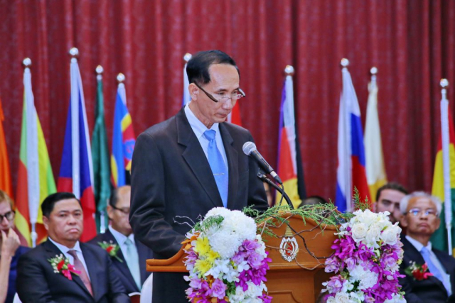 นายสมบูรณ์ ศิริเวช ผู้แทนผู้ว่าราชการจังหวัดเชียงราย กล่าวสุนทรพจน์ / แสดงความยินดี