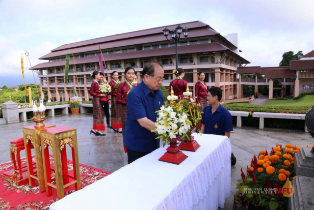 พิธีถวายสักการะพระราชานุสาวรีย์สมเด็จพระศรีนครินทราบรมราชชนนี ณ ลานพระราชานุสาวรีย์ฯ