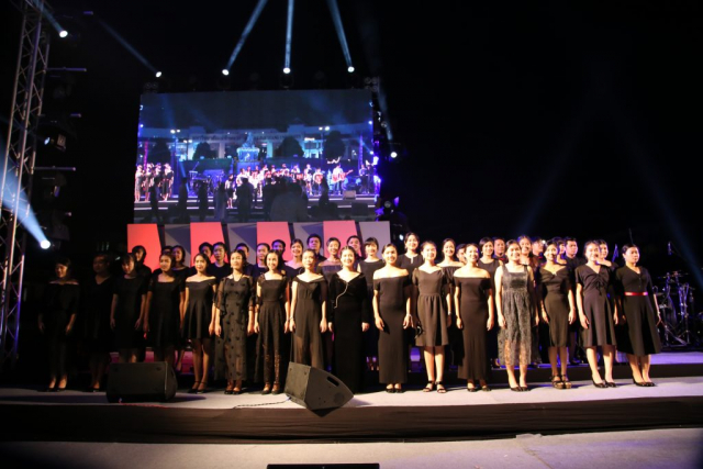 การแสดงดนตรีจากวง MFU Big Band Jazz งาน Carnival Celebration กิจกรรมเฉลิมฉลองครบรอบ 20 ปีแห่งการสถาปนามหาวิทยาลัยแม่ฟ้าหลวง