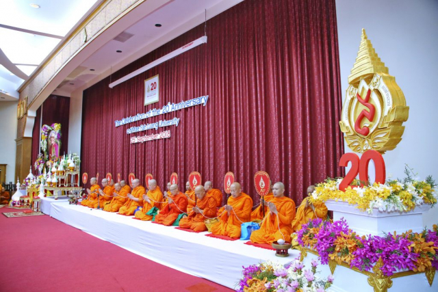 พระสงฆ์สมณศักดิ์ 20 รูป เจริญพระพุทธมนต์