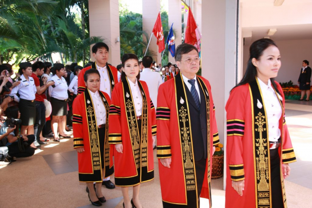 ครุยมหาบัณฑิต