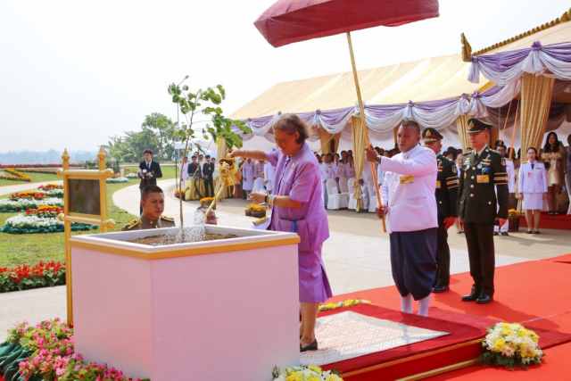 สมเด็จพระเทพรัตนราชสุดาฯ สยามบรมราชกุมารี ทรงปลูกต้นจามจุรี จำนวน 1 ต้น