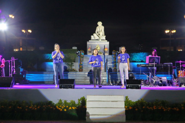 การขับร้องเพลง My Way (chines version) โดยสำนักวิชาจีนวิทยา