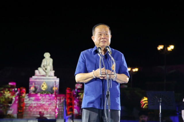 รศ.ดร.วันชัย ศิริชนะ อธิการบดี กล่าวขอบคุณ