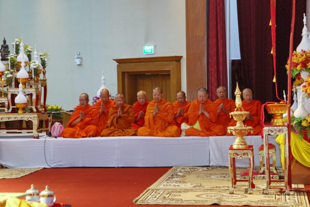 พระสงฆ์สมณศักดิ์ 9 รูป เจริญชัยมงคลคาถา