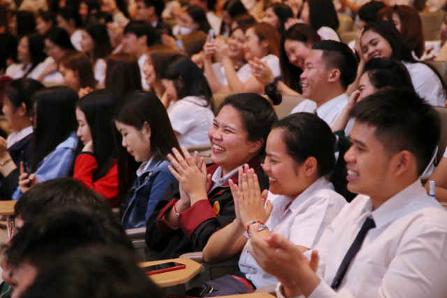 บรรยากาศภายในงานเสวนาทางวิชาการเกียรติยศ ณ หอประชุมสมเด็จย่า “มหาวิทยาลัยแม่ฟ้าหลวง กับเมืองเชียงราย”