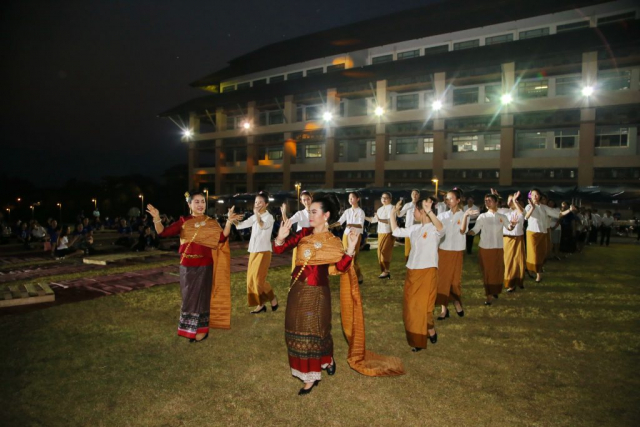 ขบวนแห่พระปฐมบดี โดยสำนักวิชาศิลปศาสตร์