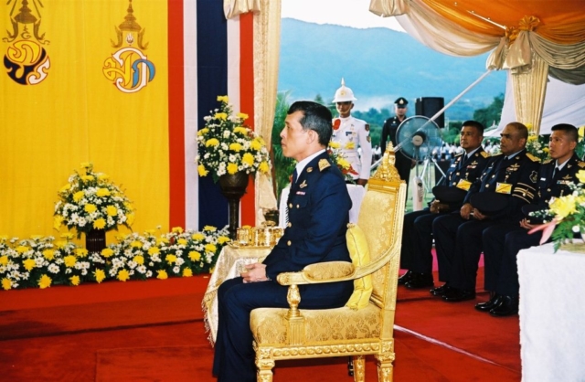 สมเด็จพระบรมโอรสาธิราชฯ สยามมกุฎราชกุมาร ประทับพระราชอาสน์