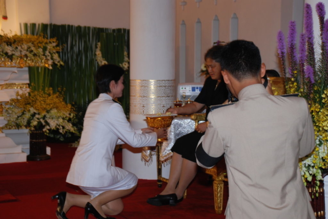รองอธิการบดี ทูลเกล้าฯ ถวายสูจิบัตร