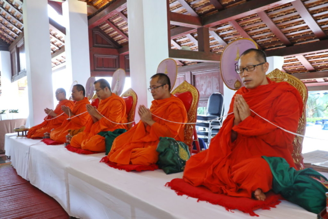 พระสงฆ์สมณศักดิ์ 9 รูป เจริญพระพุทธมนต์สืบชาตาแบบพื้นเมือง