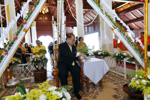 รศ.ดร.วันชัย ศิริชนะ นายกสภามหาวิทยาลัยแม่ฟ้าหลวง กรวดน้ำ