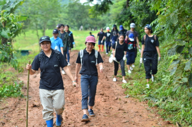 ภาพบรรยากาศกิจกรรมโครงการ “ศธ. ปลูกป่าร่วมใจทำดีเพื่อพ่อ”