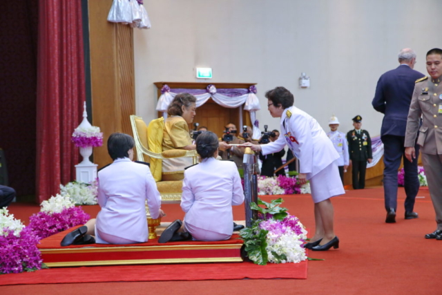 นักวิทยาศาสตร์อาวุโส นักวิทยาศาสตร์ดีเด่น นักเทคโนโลยีดีเด่น นักวิทยาศาสตร์รุ่นใหม่ และครูวิทยาศาสตร์ดีเด่น ประจำปี 2562 เข้ารับพระราชทานโล่