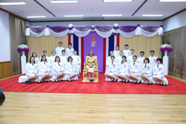 สมเด็จพระกนิษฐาธิราชเจ้า กรมสมเด็จพระเทพรัตนราชสุดาฯ สยามบรมราชกุมารี ฉายพระฉายาลักษณ์ร่วมกับสภาคณบดีวิทยาศาสตร์แห่งประเทศไทย