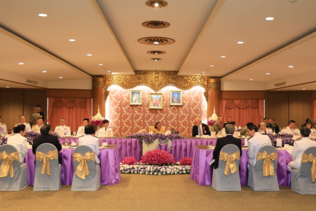 สมเด็จพระกนิษฐาธิราชเจ้า กรมสมเด็จพระเทพรัตนราชสุดาฯ สยามบรมราชกุมารี เสวยพระกระยาหารกลางวันร่วมกับคณะกรรมการจัดงาน