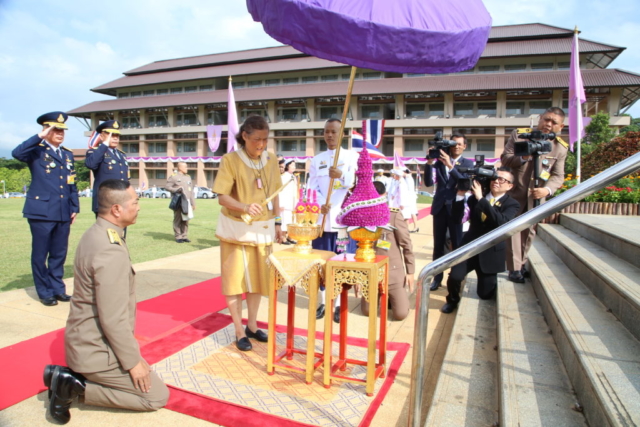 สมเด็จพระกนิษฐาธิราชเจ้า กรมสมเด็จพระเทพรัตนราชสุดาฯ สยามบรมราชกุมารี เสด็จฯ ไปยังพระราชานุสาวรีย์สมเด็จพระศรีนครินทราบรมราชชนนี ทรงวางพานพุ่มดอกไม้ และจุดธูปเทียนเครื่องทองน้อยถวายราชสักการะ