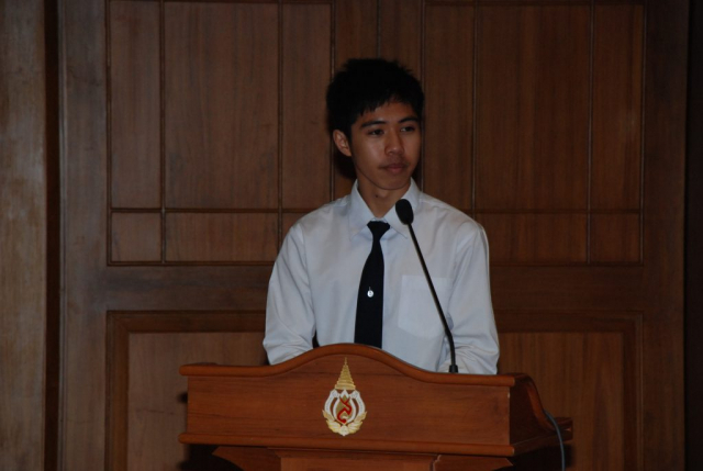 ตัวแทนนักศึกษาผู้รับทุนกล่าวคำขอบคุณ