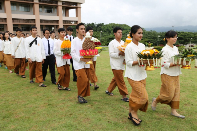 ขบวนแห่เครื่องราชสักการะสมเด็จพระศรีนครินทราบรมราชชนนี