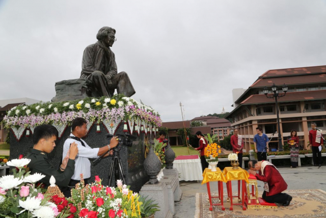 รศ.ดร.วันชัย ศิริชนะ อธิการบดี ถวายเครื่องราชสักการะสมเด็จพระศรีนครินทราบรมราชชนนี