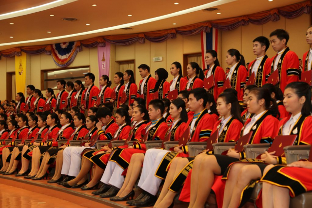 พิธีพระราชทานปริญญาบัตร ประจำปีการศึกษา 2555 ในหอประชุมสมเด็จย่า