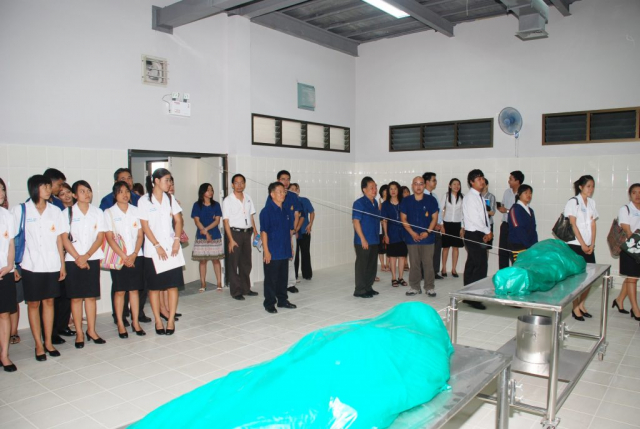 บรรยากาศภายในห้องเก็บร่างอาจารย์ใหญ่