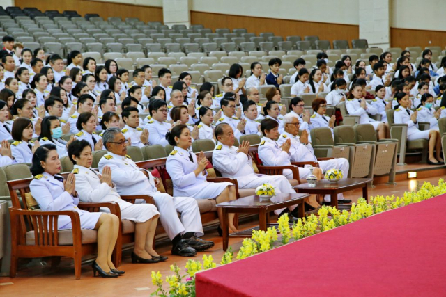 พิธีทางศาสนาในหอประชุมสมเด็จย่า