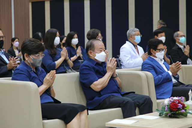 บรรยากาศผู้เข้าร่วมในพิธีสงฆ์