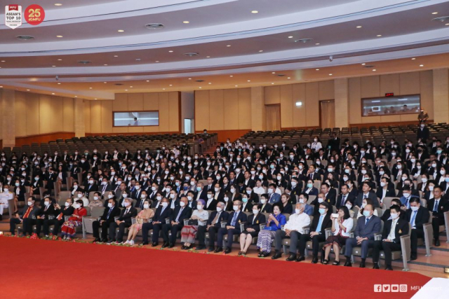 บรรยากาศผู้เข้าร่วมพิธี