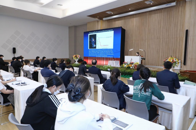 บรรยากาศการแสดงปาฐกถาพิเศษเรื่อง Oncogenesis
