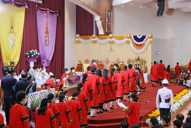 พิธีพระราชทานปริญญาบัตร ประจำปีการศึกษา 2565 ในหอประชุมสมเด็จย่า