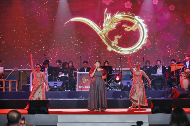 บรรยากาศการแสดงองค์ต่างๆ ในมหกรรมดนตรีเทิดพระเกียรติ ๖๙ พรรษา มหาจักรีสิรินธร