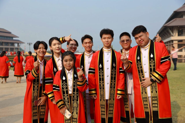 บัณฑิตมหาวิทยาลัยแม่ฟ้าหลวง รุ่นที่ 22