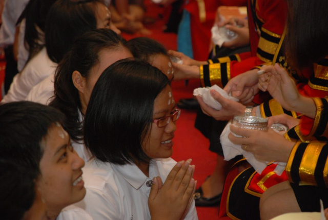 พิธีไหว้ครูและรับเป็นศิษย์ พ.ศ. 2556