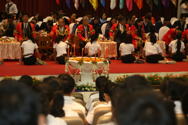 พิธีไหว้ครูและรับเป็นศิษย์ พ.ศ. 2557