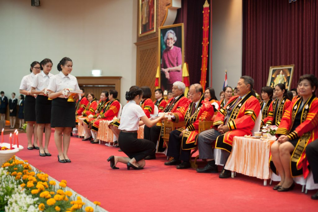 พิธีไหว้ครูและรับเป็นศิษย์ พ.ศ. 2558