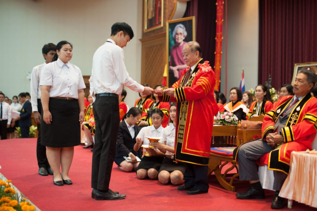 พิธีไหว้ครูและรับเป็นศิษย์ พ.ศ. 2558