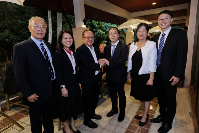 บรรยากาศ กาดหมั้ว ณ ห้องประชุมวนาสวรรค์