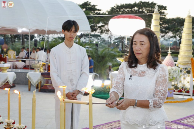 แพทย์หญิงอัจฉรา ละอองนวลพานิช ผู้อำนวยการโรงพยาบาลศูนย์การแพทย์มหาวิทยาลัยแม่ฟ้าหลวง จุดเทียนธาตุ 4