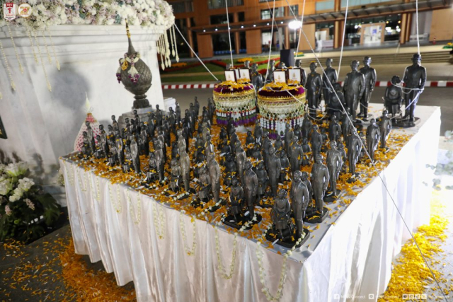 พระรูปจำลอง และเหรียญที่ระลึก