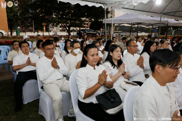 ผู้เข้าร่วมพิธีชัยมังคลาภิเษกพระราชานุสาวรีย์ฯ