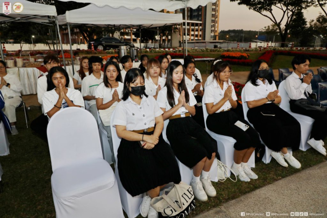 ผู้เข้าร่วมพิธีชัยมังคลาภิเษกพระราชานุสาวรีย์ฯ